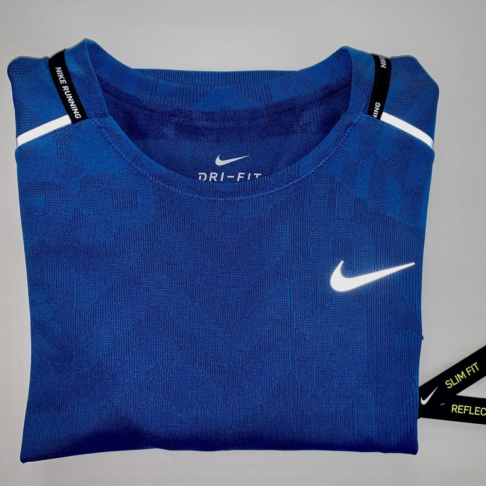 Men’s Nike Performance Shirt